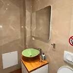 La Oda ve Kahvaltı Tiran
