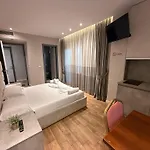 La Oda ve Kahvaltı 3*