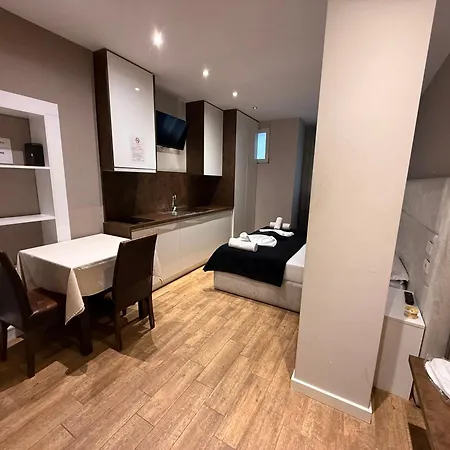 La Oda ve Kahvaltı Tiran