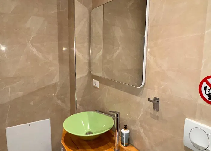 La Bed and Breakfast Τίρανα