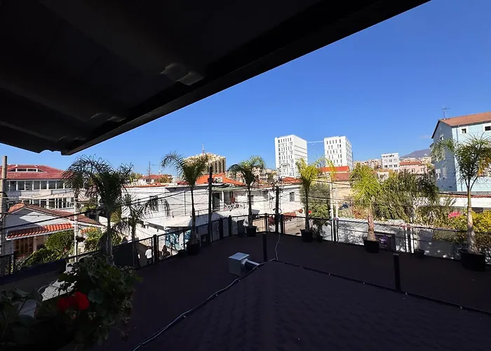 Bed and Breakfast La Τίρανα